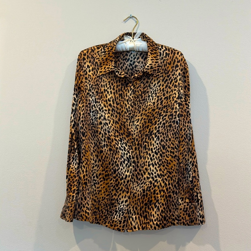 ST. JOHN animal print blouse/shirts